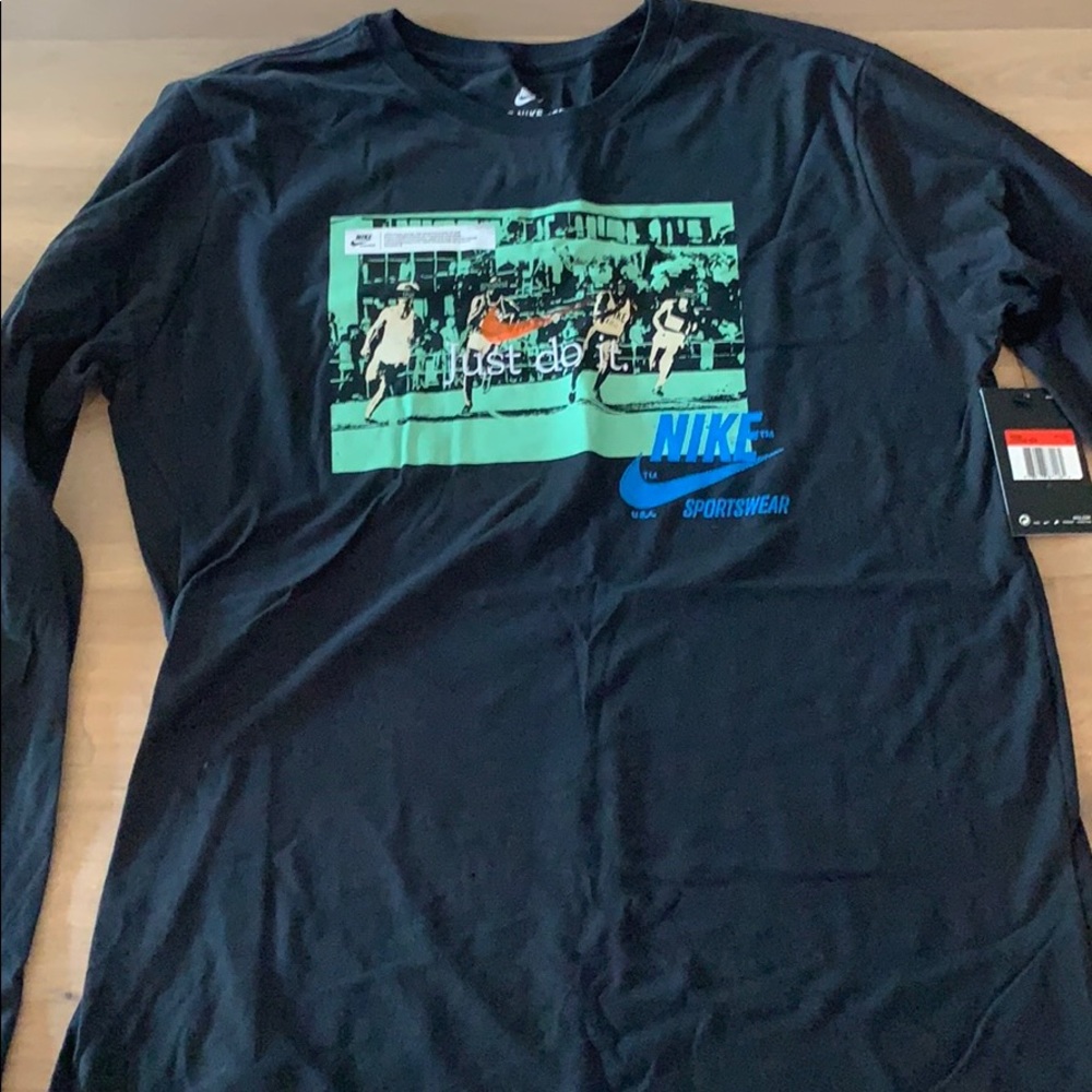 Nike long sleeve prefontaine shirt
